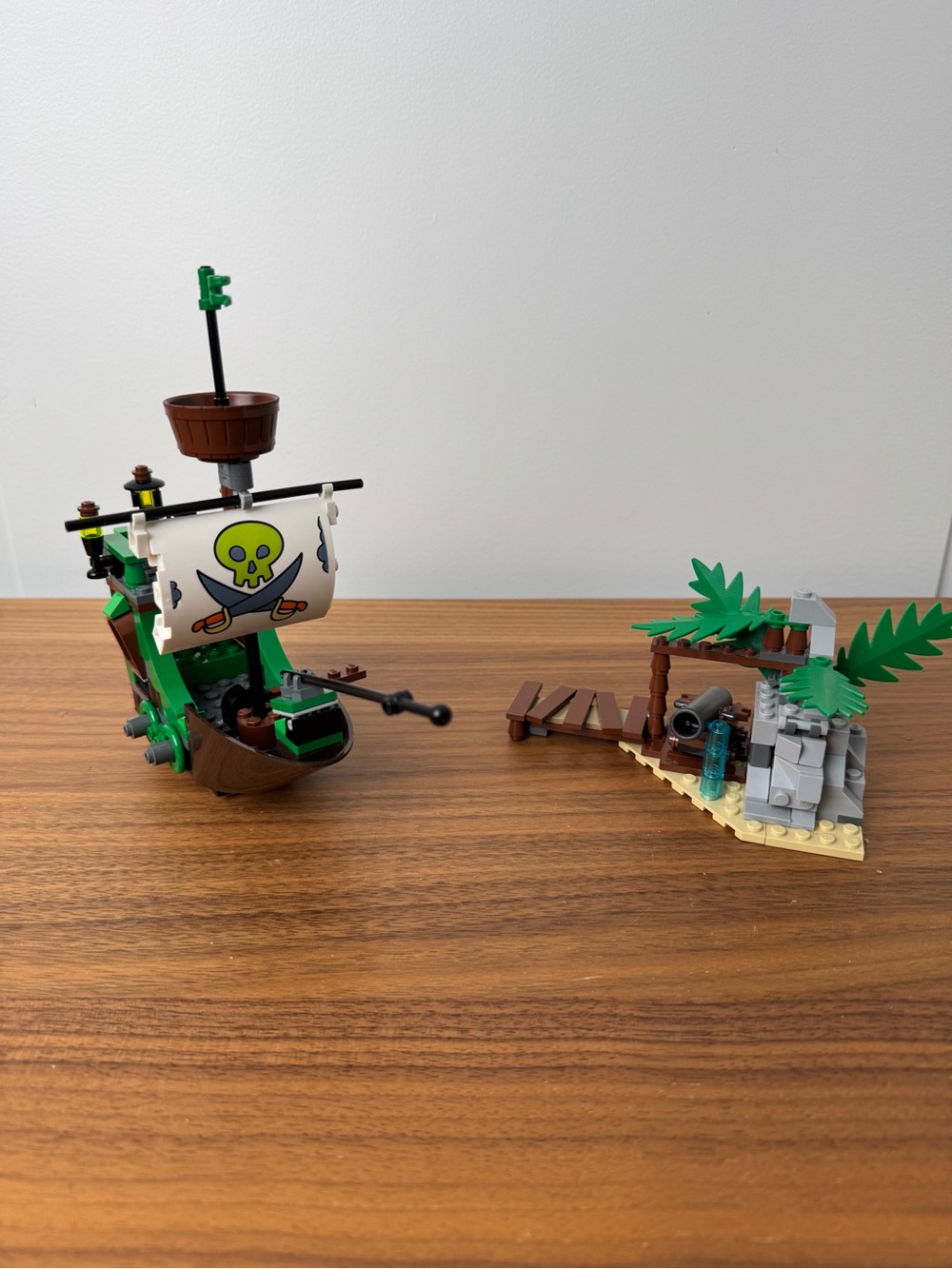 LEGO SpongeBob SquarePants: The Flying Dutchman (Set 3817)
